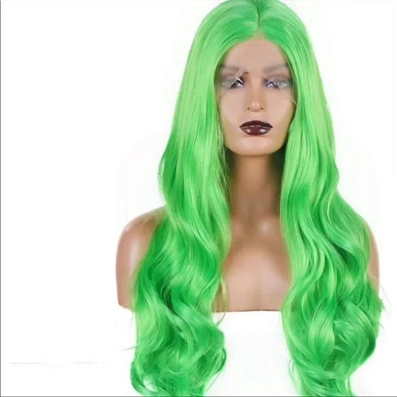 - 💫 22” GREEN BODY WAVY LACE FRONT WIG💫 *NWT*